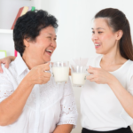 更年期女性——关爱家人，更要关爱自己  Menopausal Women – Care for Your Family, Care for Yourself